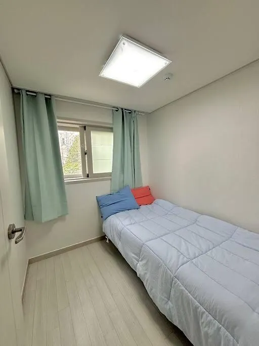 Nearby Subway, 2 Bedroom Big House Séoul 0*,  Corée du Sud